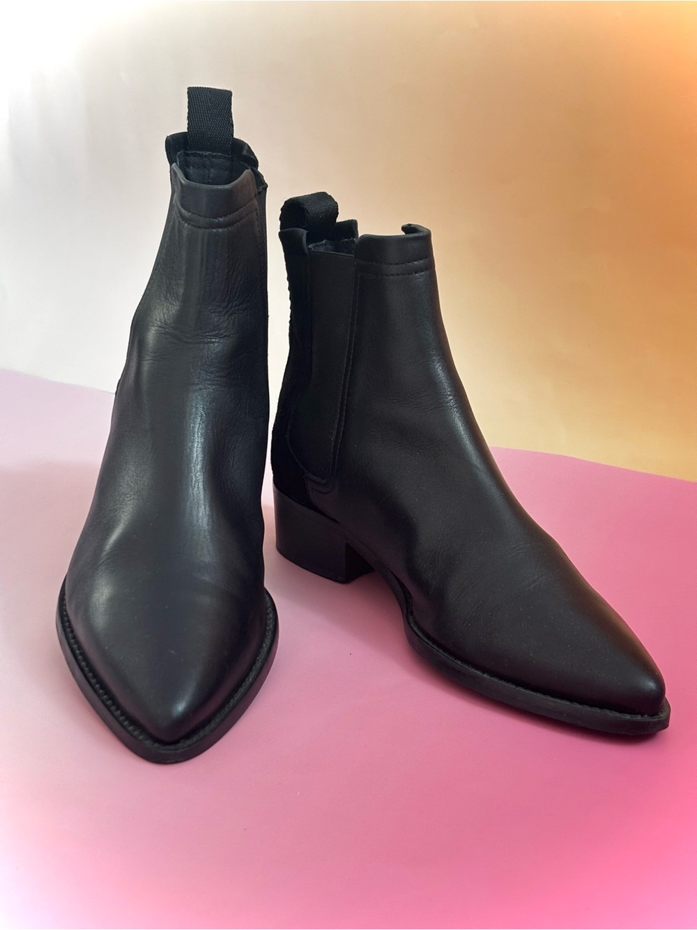 Made in Italy 🇮🇹- Pointed Toe Chelsea Booties - Women's Leather Ankle Boots-